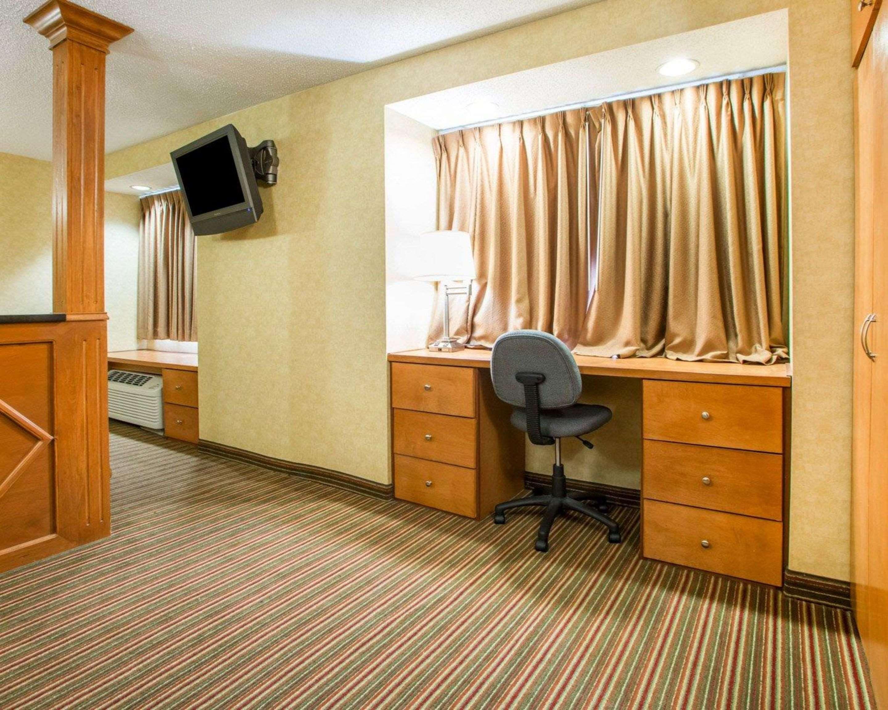 Quality Inn & Suites North-Polaris Worthington Exterior photo